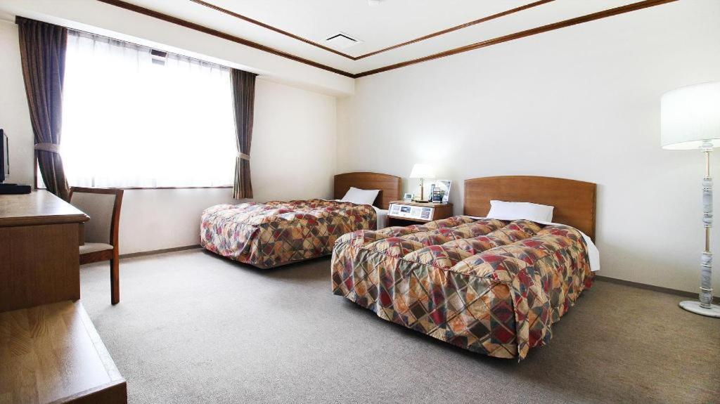Neyagawa Trend Hotel Osaka Exterior photo